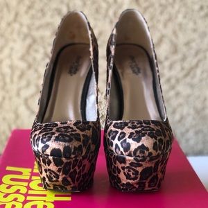 Cheetah print heels size 6